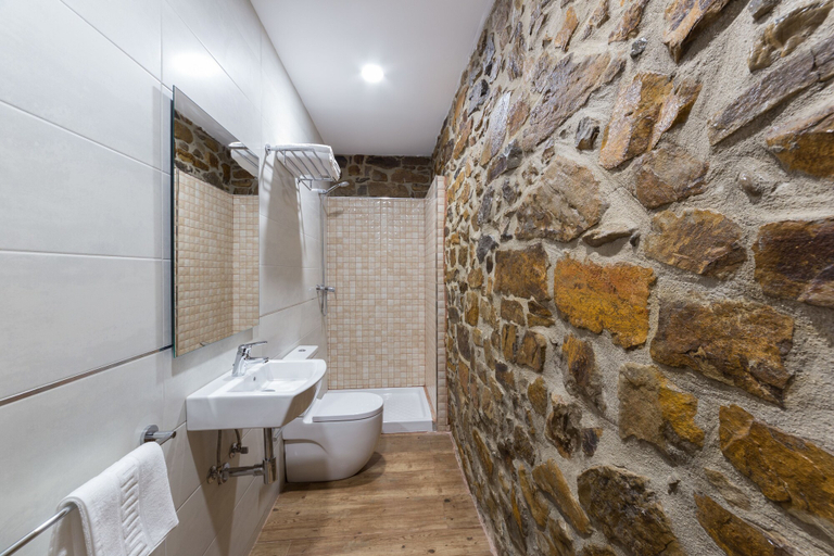 Bathroom 4, Petit Hotel Goierri, Guipúzcoa