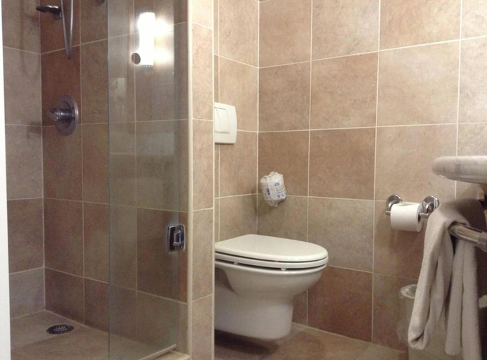 Bathroom 4, ibis México Alameda, Mexico City