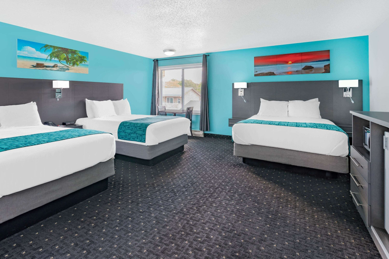 Bedroom 3, Howard Johnson by Wyndham Gananoque, Leeds and Grenville