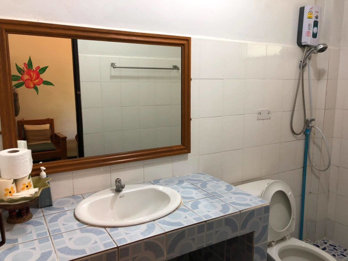 Bathroom 4, Baanchanoknunt Resort Pai, Pai