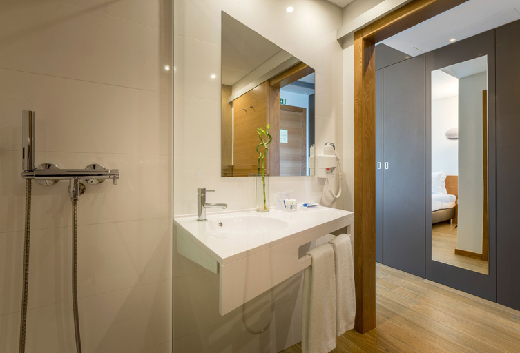 Bathroom 5, TRYP by Wyndham Leiria, Leiria