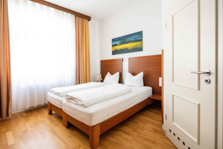 Bedroom 5, Hotel Graf Zeppelin, Konstanz