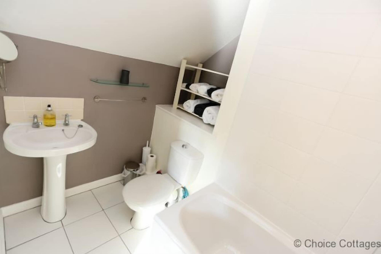 Bathroom, Windermere Lodge 2 Bedrooms, Cumbria