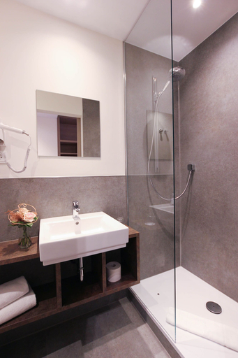 Bathroom 5, City Hotel Würzburg, Würzburg