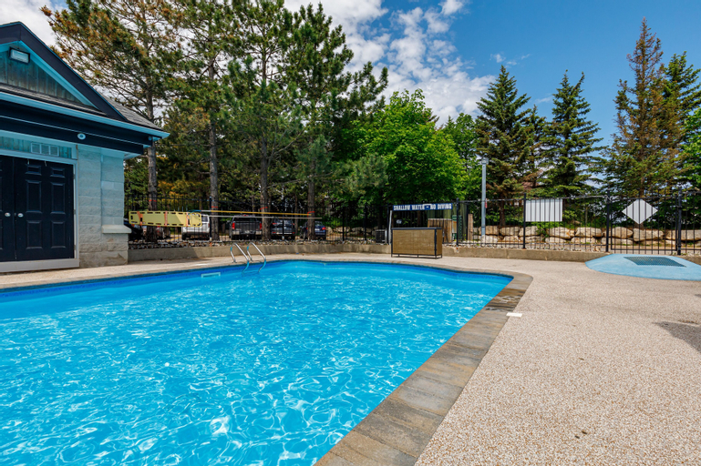 Sport & Beauty 4, North Creek Resort Condos, Grey