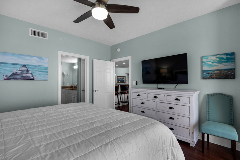 Bedroom 3, Treasure Island 2306, Bay
