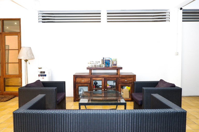 Others 4, OYO 422 Achterhuis Guesthouse, Semarang