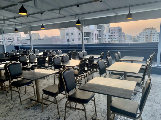 Food & Drinks 5, MAGNUS FORTUNE HOUSE, BUSINESS HOTEL, Pune