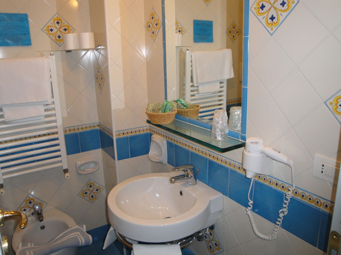 Bathroom 5, Meublè Casa Mannini, Salerno