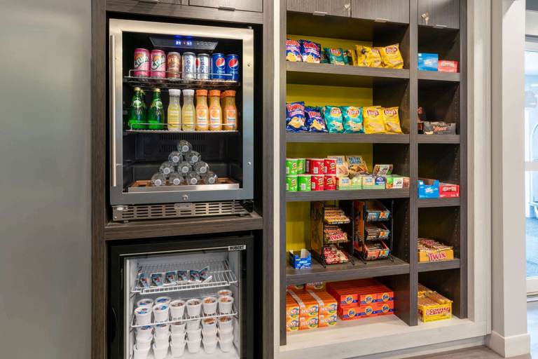 Food & Drinks 4, Microtel Inn & Suites by Wyndham Portage La Prairie, Division No. 9