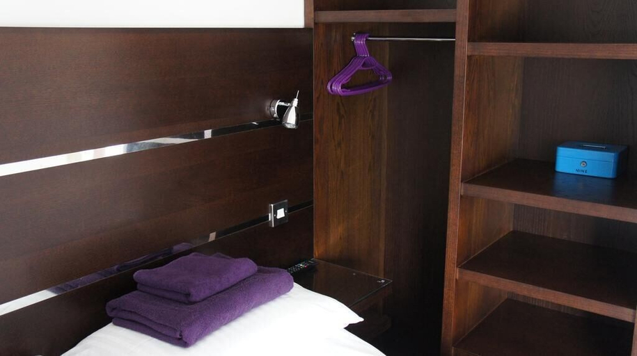 Others 5, Rooms at the Inn, Nottinghamshire