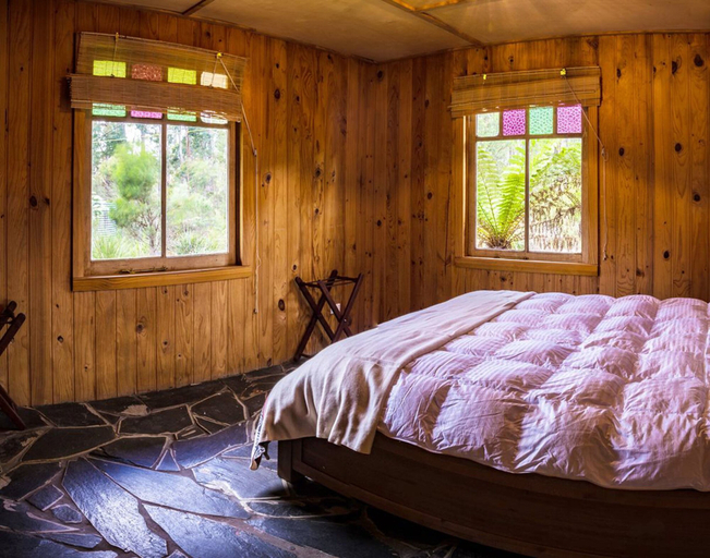 Bedroom 3, Saintys Creek Cottage, Kingborough