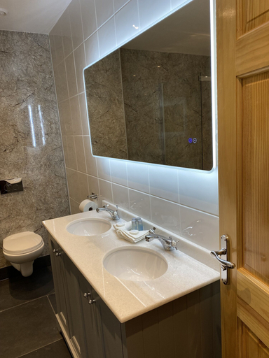 Bathroom 4, St Magnus Bay Hotel, Shetland Islands