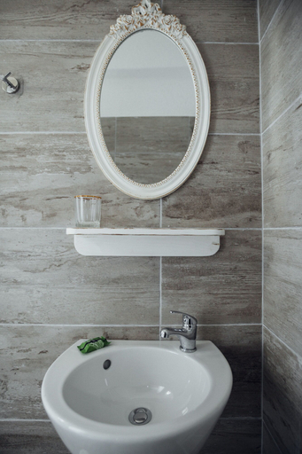 Bathroom, Elounda George Studios, Crete