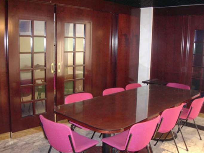 Hotel Excelsior, Latina