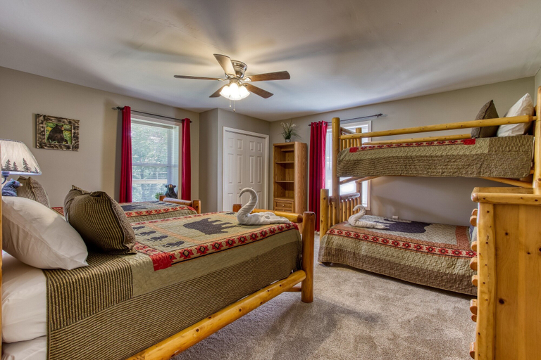 Bedroom 2, Rustic River Lodge by HoneyBearCabins, Sevier