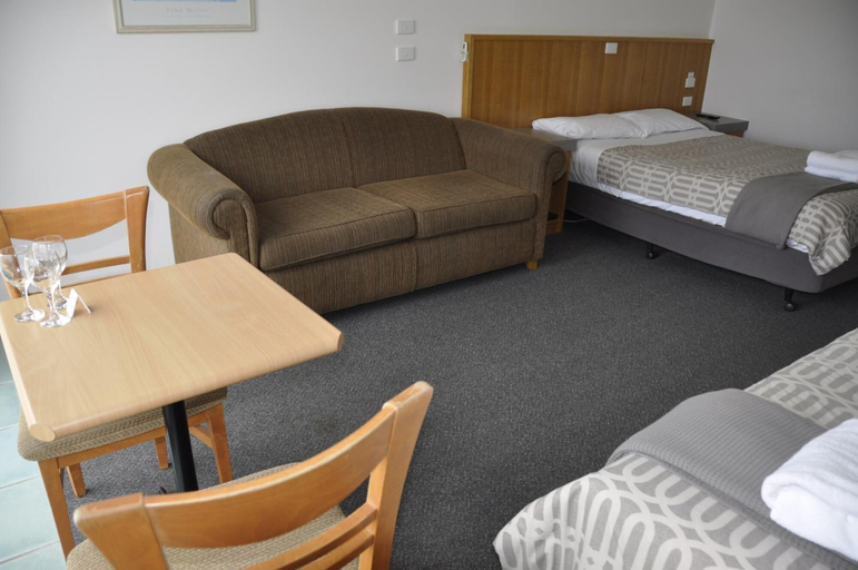 Bedroom 2, A Great Ocean View Motel, Colac-Otway - South