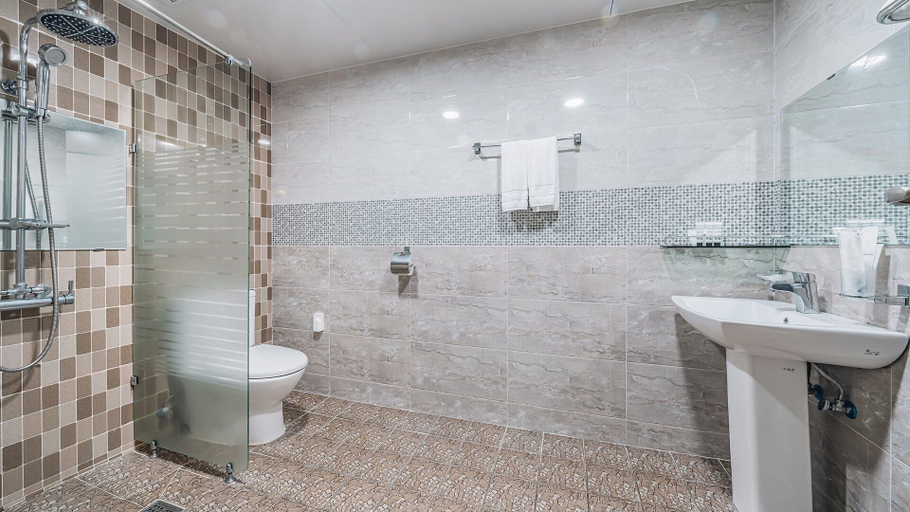 Bathroom 3, J View Hotel, Seogwipo