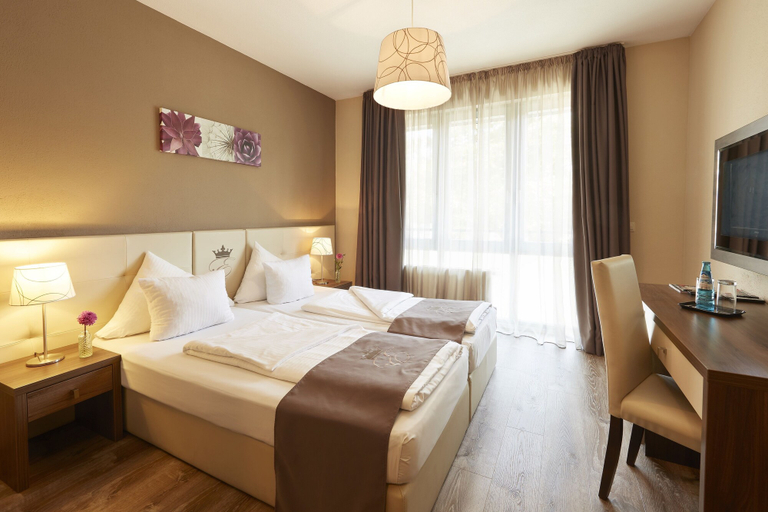 Bedroom 4, Empress Hotel, München