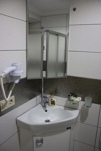 Bathroom 5, Istanbul Central Hotel, Fatih