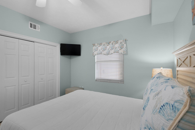 Bedroom 5, Treasure Island 2306, Bay