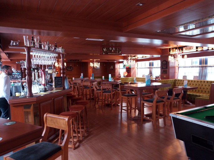 Food & Drinks 5, Pebbles Resort, Saint Paul's Bay