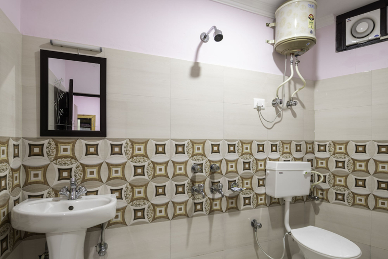 Bathroom 3, Hotel Mount View, Kangra