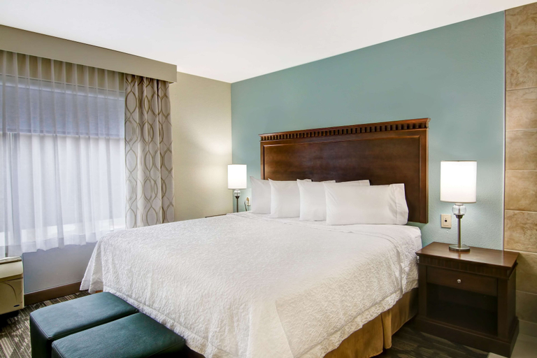 Bedroom 3, Hampton Inn & Suites Saint John, Saint John
