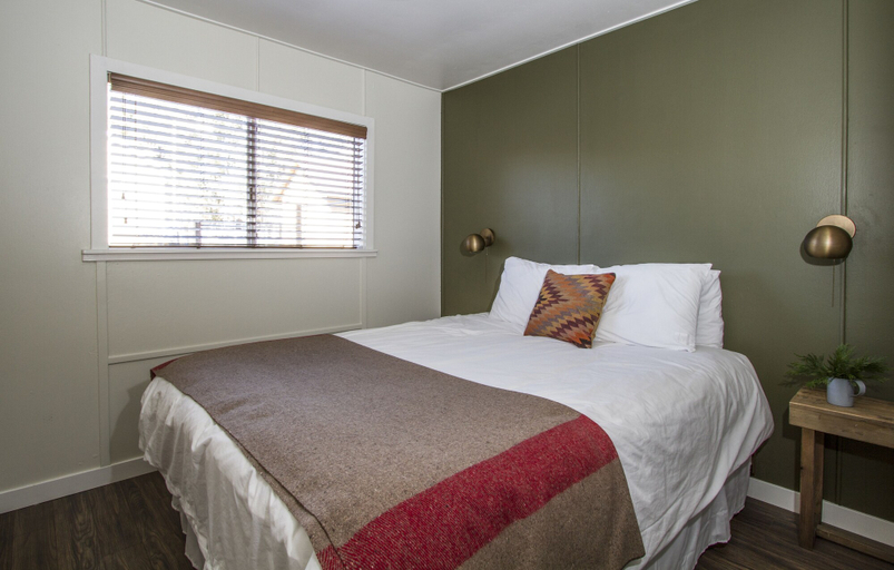 Bedroom 2, Noon Lodge at Mallard Bay, San Bernardino