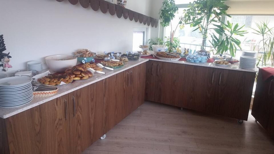 Food & Drinks 4, Sarıçay Rhodius Otel, Merkez