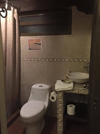 Bathroom 3, Hotel Posada de La Luna, Antigua Guatemala