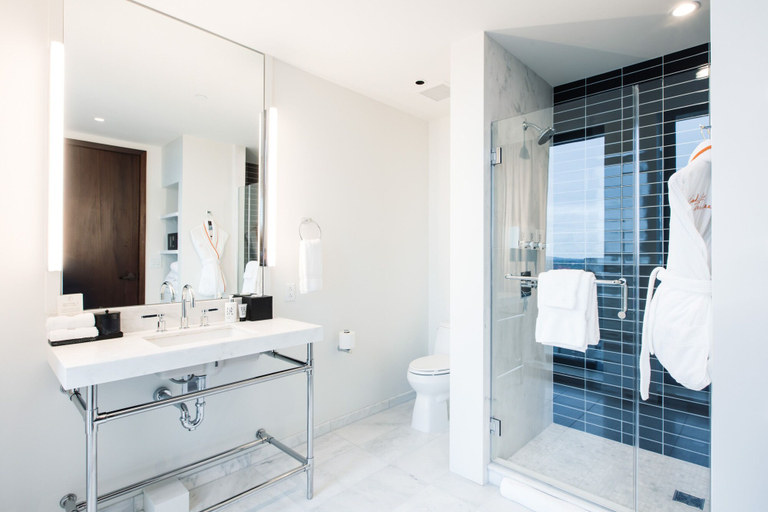 Bathroom 4, Fairlane Hotel, Davidson