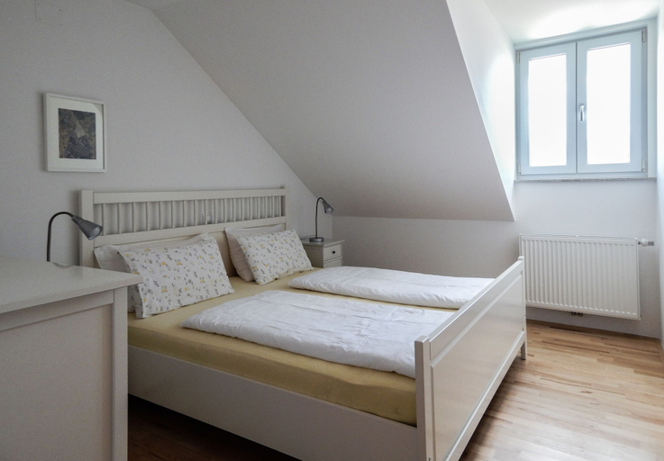 Bedroom 2, Apartments Vila Marjetica, Bled