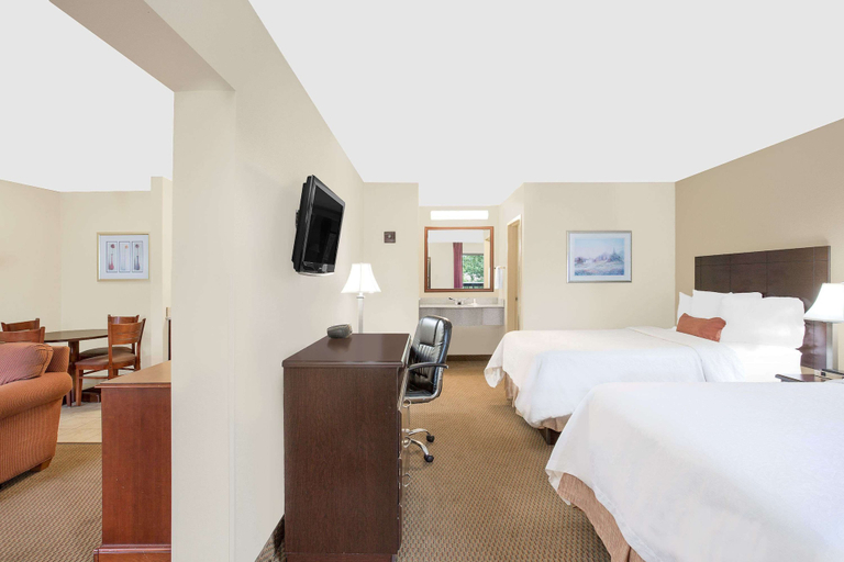 Bedroom 3, Baymont by Wyndham Greenville, Pitt