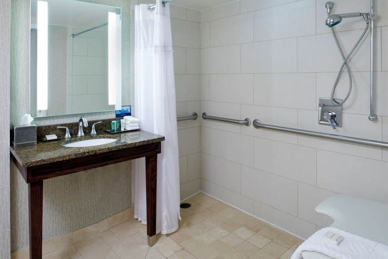 Bathroom 5, Hilton Minneapolis-St. Paul Airport, Hennepin