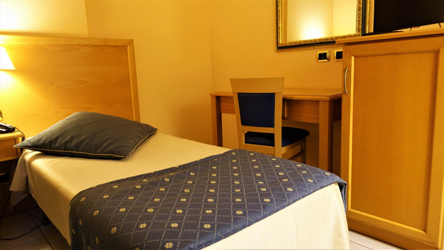 Bedroom 2, Hotel Bristol Enna, Enna