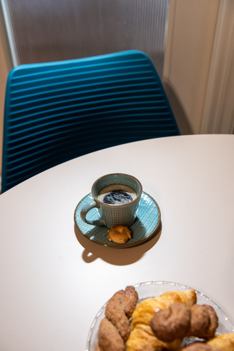 Food & Drinks 5, Blue Ark Acropolis Spirit, Attica