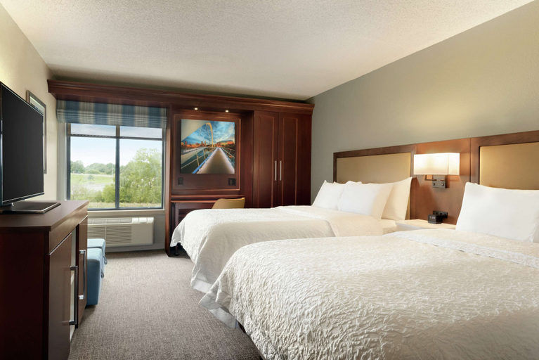 Bedroom 2, Hampton Inn West Des Moines Lake Drive, Dallas