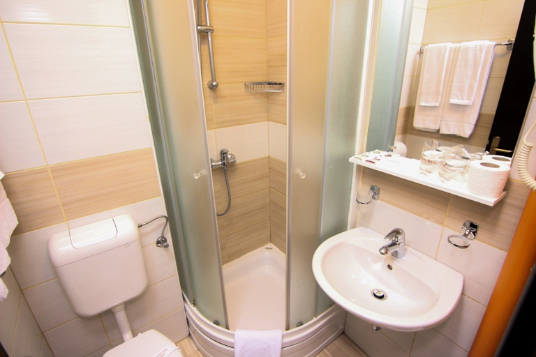 Bathroom 5, Hotel Grand, Sarajevo