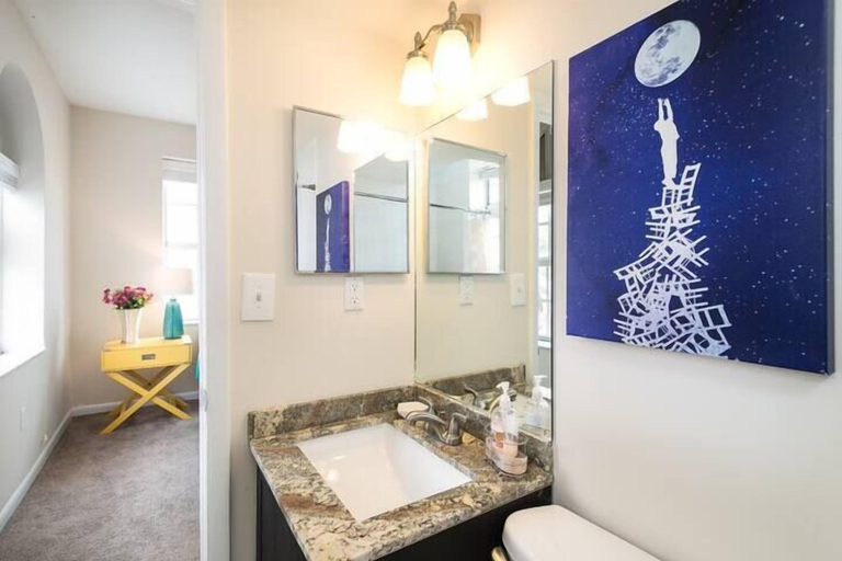 Bathroom, Apartment on 7 th Collins Ave, Miami-Dade