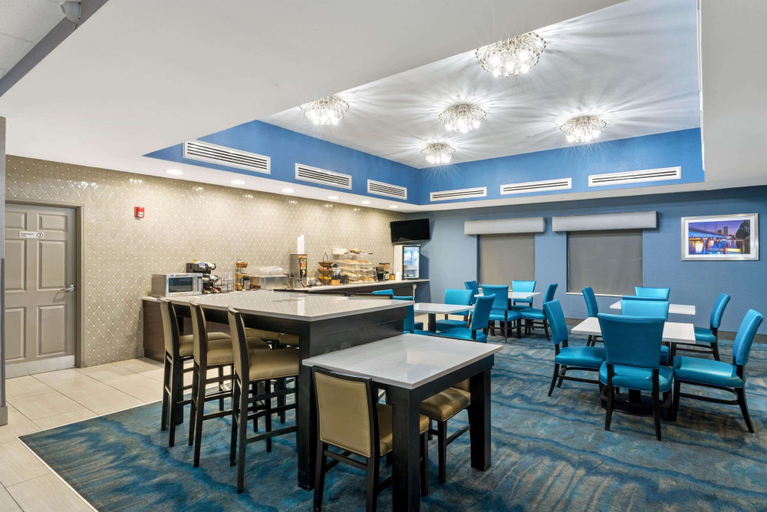 Food & Drinks 5, La Quinta Inn & Suites by Wyndham Phoenix I-10 West, Maricopa