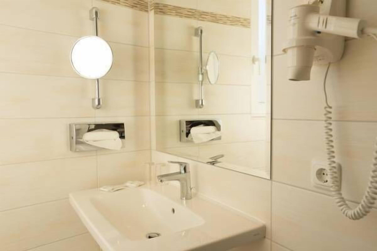Bathroom 4, Hotel Loehr, Baden-Baden