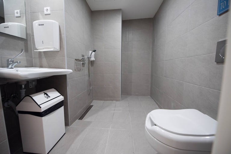 Bathroom 4, Room Lisboa, Lisbon