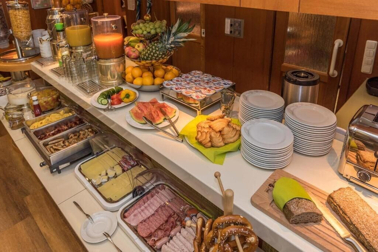 Food & Drinks 5, Hotel Amenity München, München