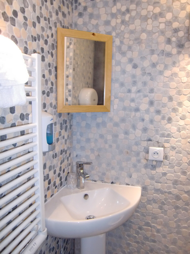 Bathroom 4, Aix Hotel, Bouches-du-Rhône