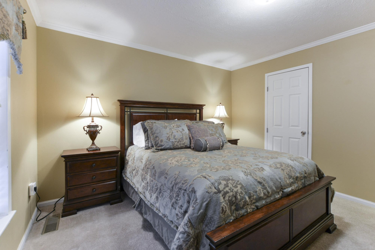 Bedroom 3, Llama House, Boone