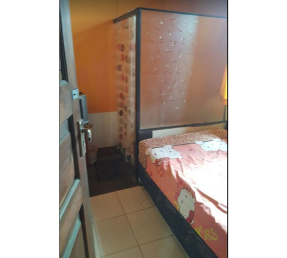 Bedroom 2, Caisar Homestay, Surabaya