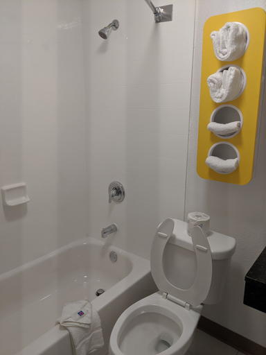Bathroom 4, Motel 6 Chattanooga, TN - Airport, Hamilton