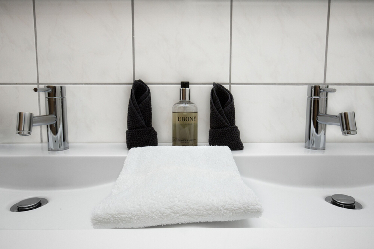 Bathroom 3, Máni Apartments, Reykjavík