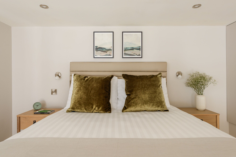 Bedroom 3, Museum Apartments, Edinburgh